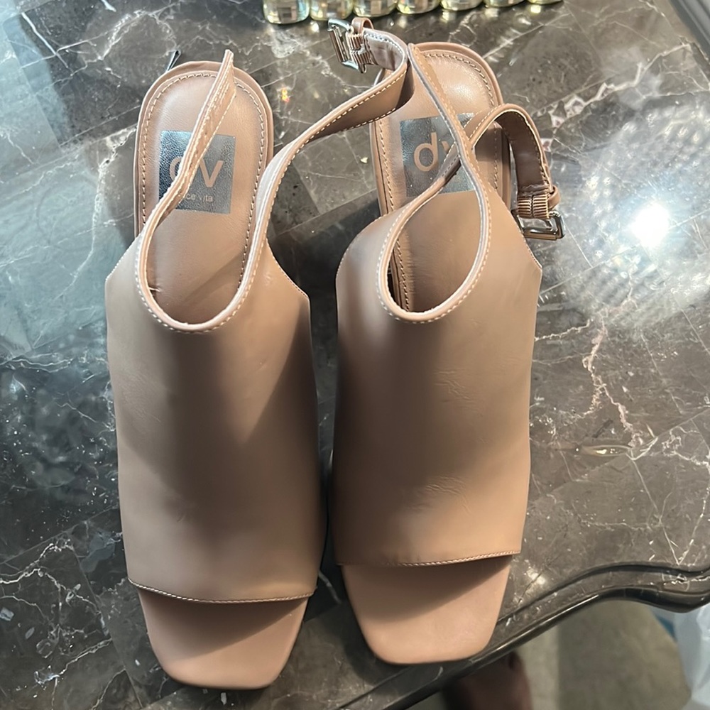 Neutral dark tan slingbacks